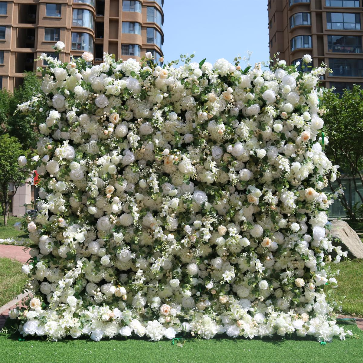 100% handmade, white champagne flower wall provides a lifelike appearance and is easy to set up. 