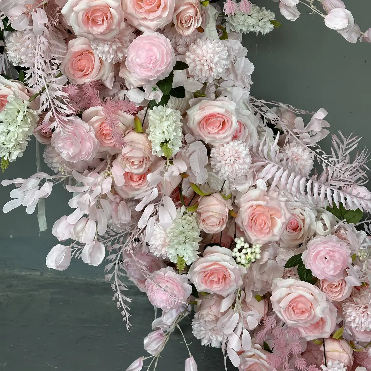 The 5D pink flower arch detailed view highlights its vibrant, realistic shapes and fabric backing.