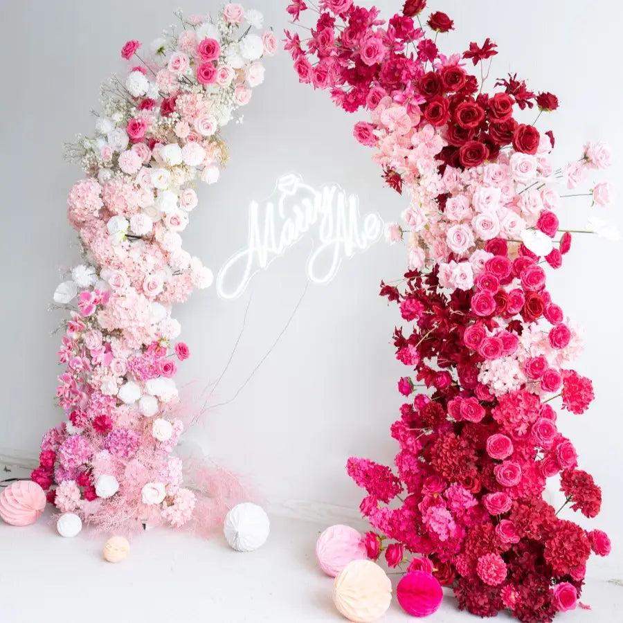 100% handmade, the rose red arch provides a lifelike appearance and is easy to set up.