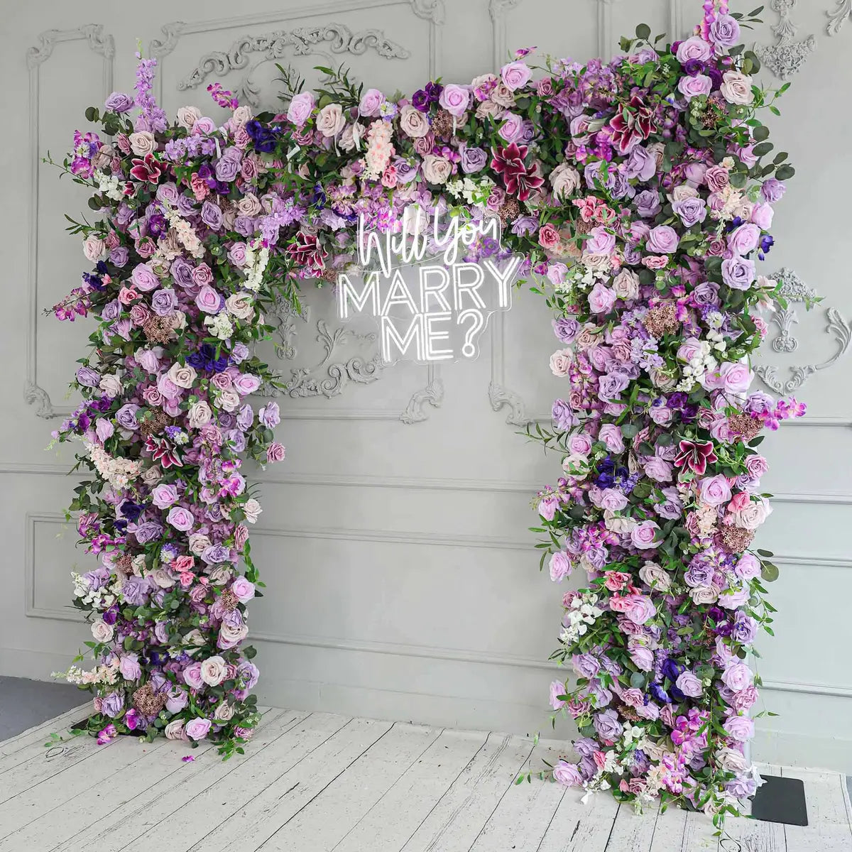 Fade-resistant and realistic, the 7D purple green flower arch side view features a fabric backing.